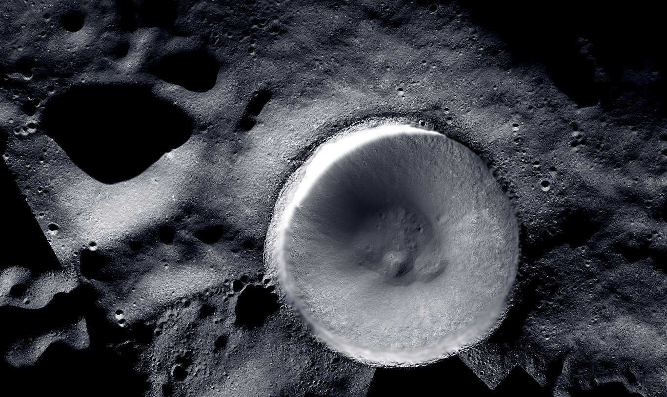 Crediti: Mosaic created by LROC (Lunar Reconnaissance Orbiter) and ShadowCam teams with images provided by NASA/KARI/ASU - Processing: Marco Di Lorenzo